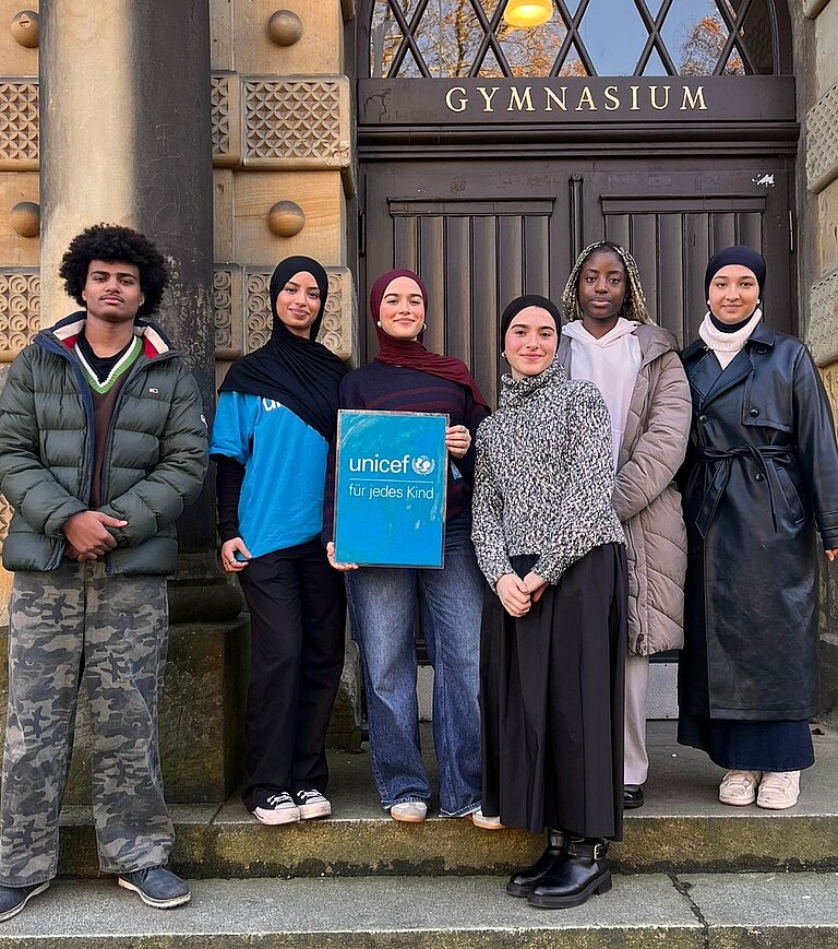 2526_Demokratie_-_Unicef_für_Jg_5_Foto_Team.jpg  
