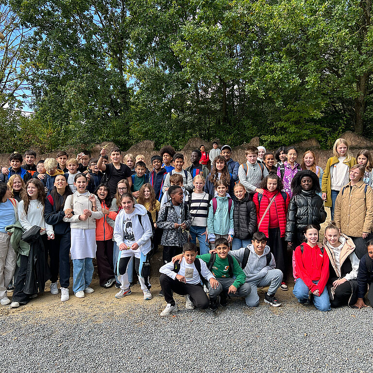 2425_Dinosaurierpark_Gruppenbild.jpg  