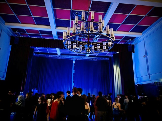 2526_winterball2.jpg  